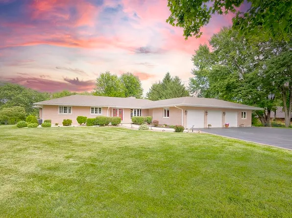 7662 Bel Mar Dr, Belvidere, IL 61008