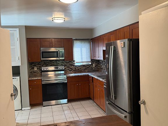 5th image of 1430 E Tanners Creek Dr
