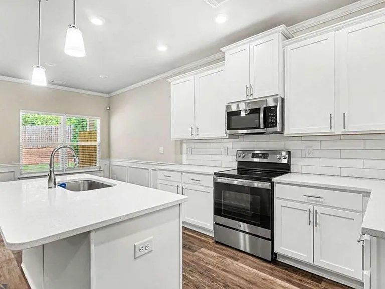 5676 Rockfern Dr — Photo 2