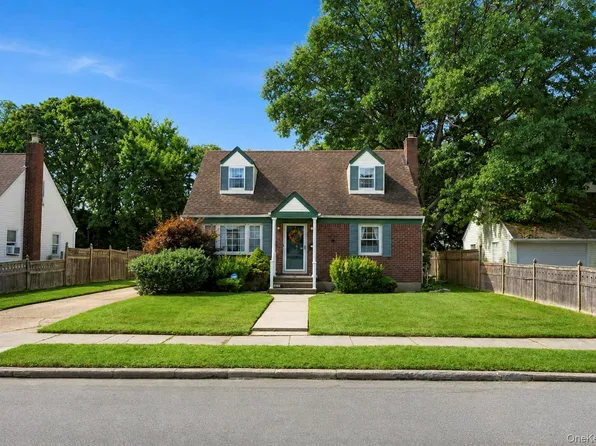 44 Maple Drive, Amityville, NY 11701