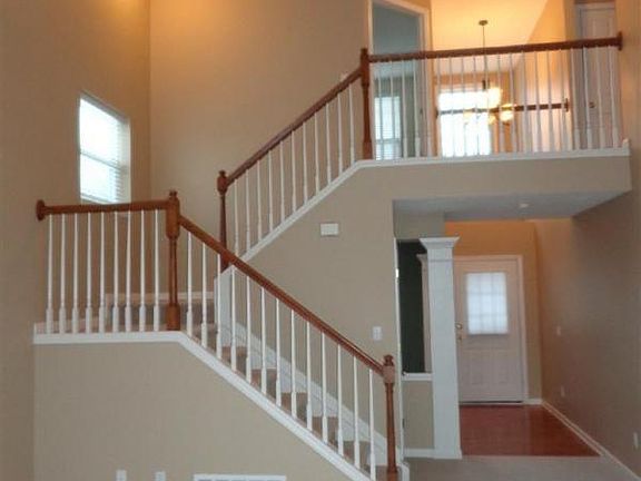 3rd image of 301 Windham Ct