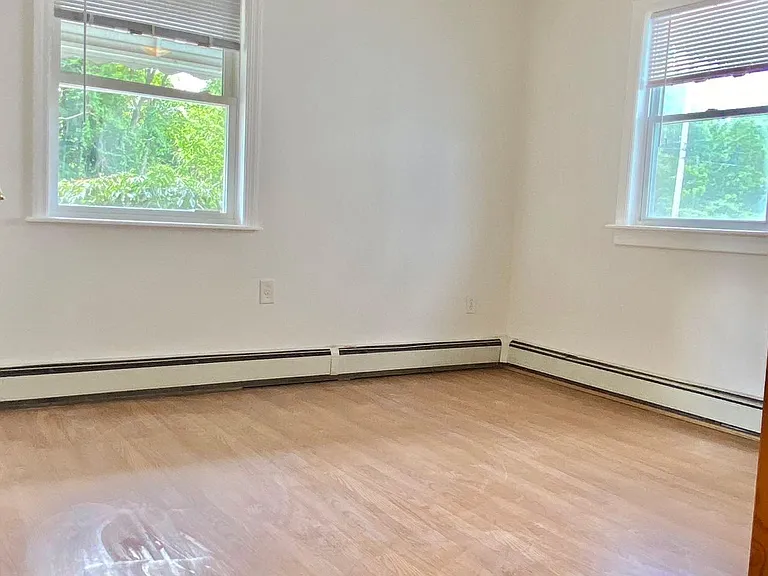 16463 Underhill Ave — Photo 5