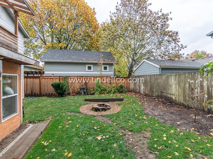 2nd image of 4408 SE Ivon St #A-2
