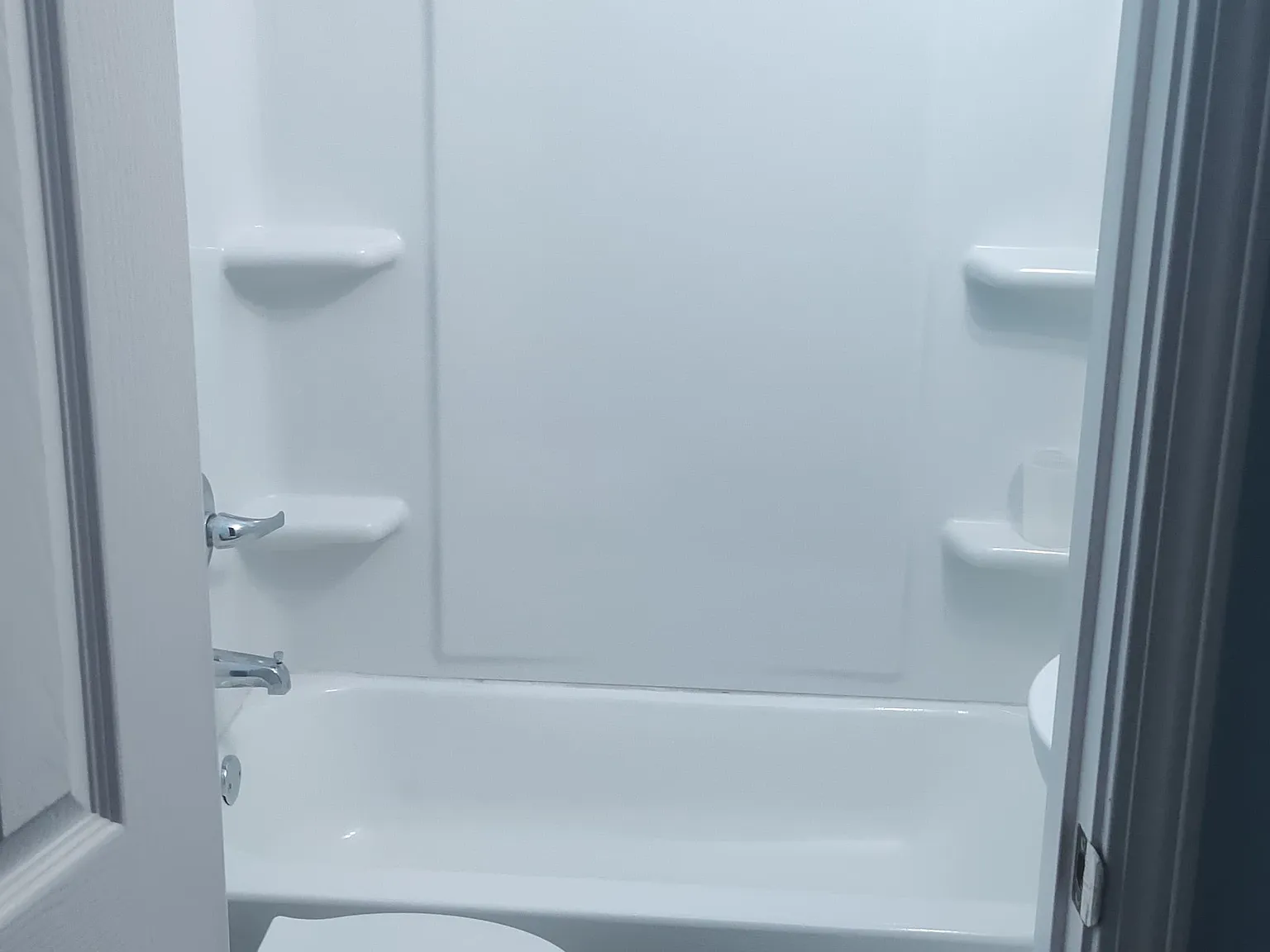 3 bed, 726 sqft, $1,100 — Photo 1