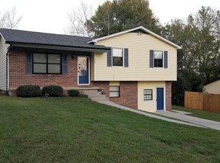 1247 Amber Meadows Cir, Knoxville, TN 37932