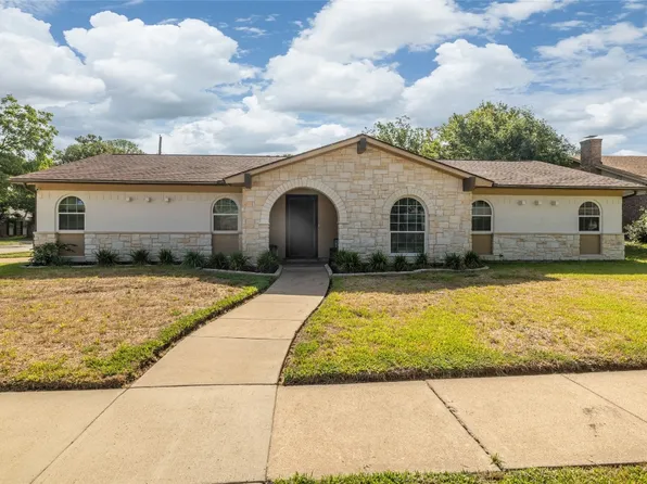 2009 Victoria Dr, Arlington, TX 76012