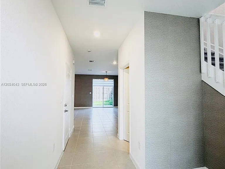663 SE 13th Street Cir — Photo 6