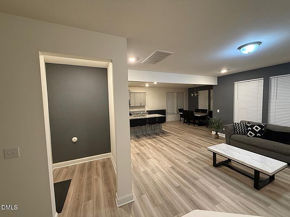 4th image of 64 Nailsworth St