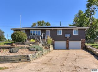 13205 Martha Cir, Omaha, NE 68144