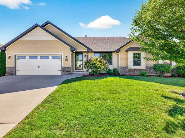 899 Lotus Trl, Menasha, WI 54952