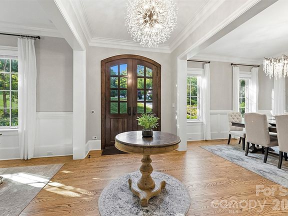 5th image of 208 Tinkham Trl