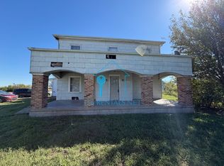 1101 E Hoch St APT 4, Moundridge, KS 67107