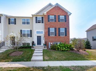 4024 Pompton Ct, Elgin, IL 60124