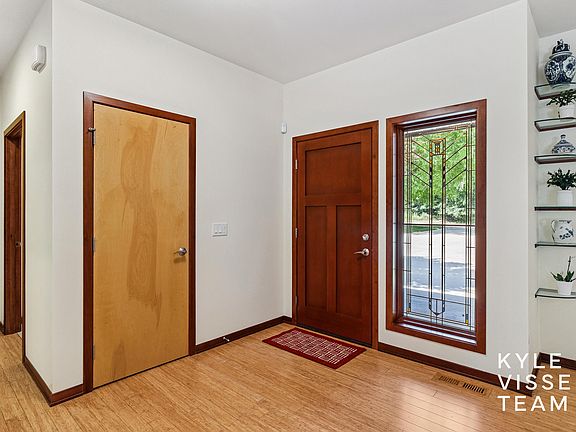 5th image of 4444 Oak River Dr NE