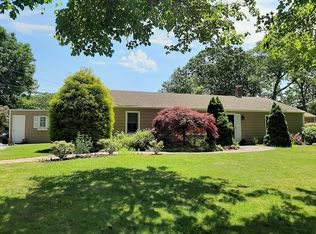 101 Clinton Dr, North Kingstown, RI 02852