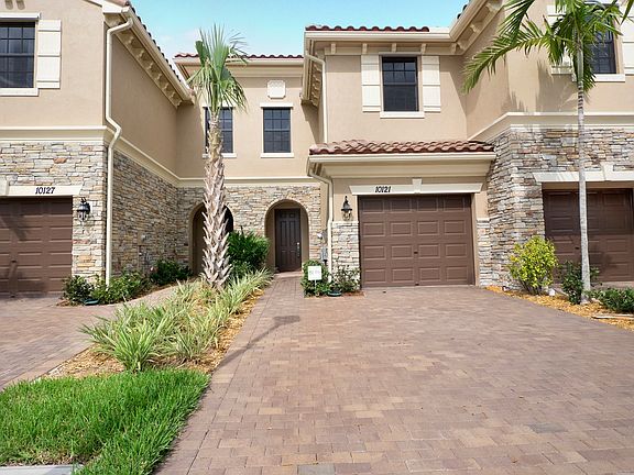2nd image of 10121 Wellington Parc Dr
