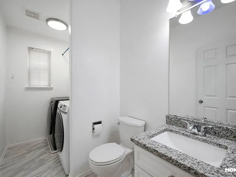 2942 N Princess Cir — Photo 26