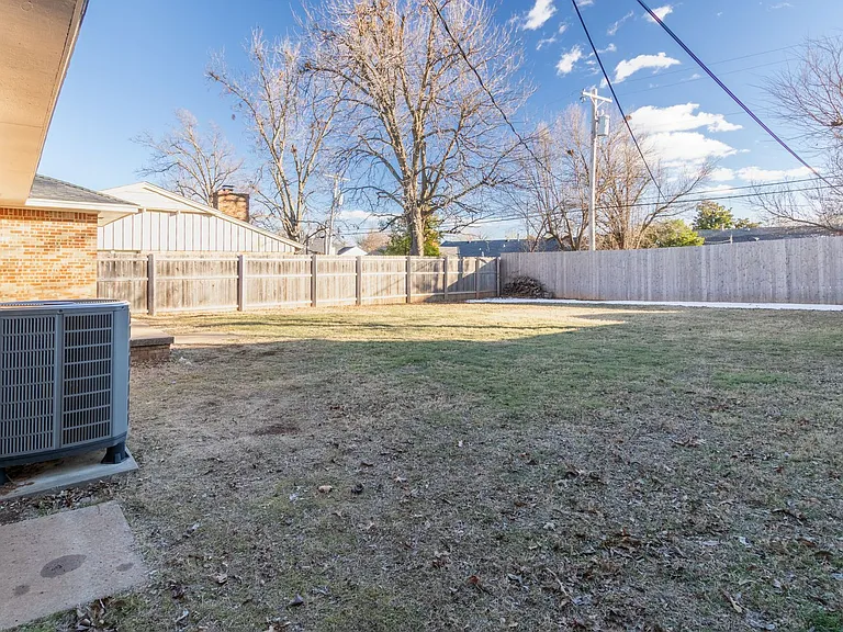 2730 W Country Club Dr — Photo 23