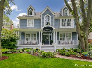 379 Maple St, Glen Ellyn, IL 60137