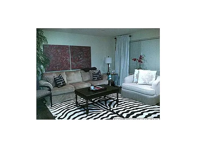 175 Zoe St APT 1I photo 1