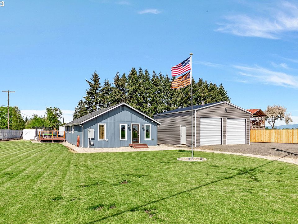 1st image of 95339 Ayres Ln
