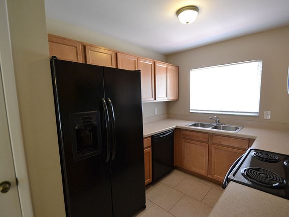 4th image of 800 Kentucky Woods Ln E