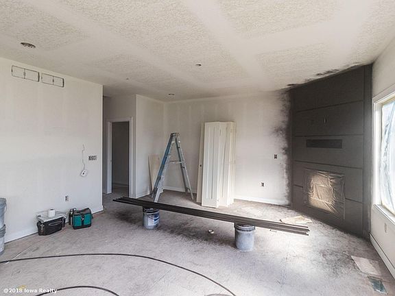 3rd image of 9678 Davis Dr