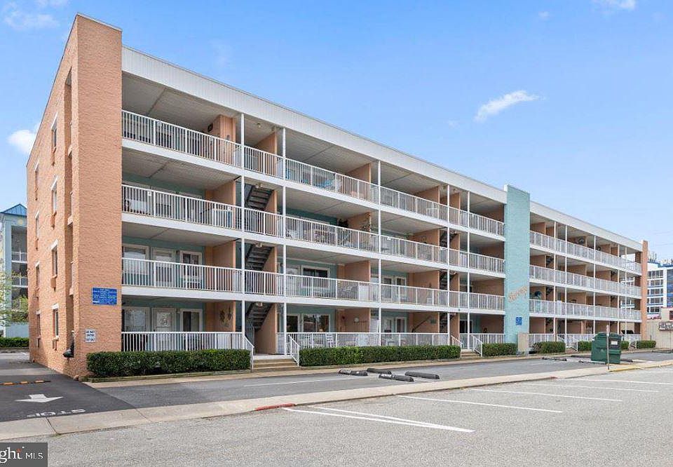 1st image of 17 139th St Unit 108