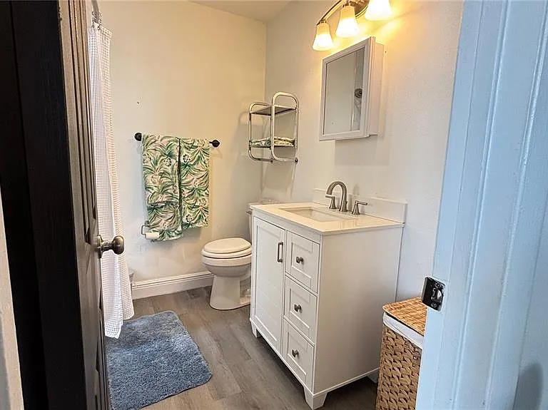 855 Sunridge Point Dr #B — Photo 8