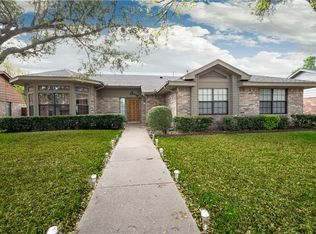 450 Trail View Ln, Garland, TX 75043