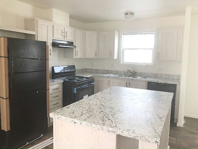 2nd image of 825 N Lamb Blvd #213