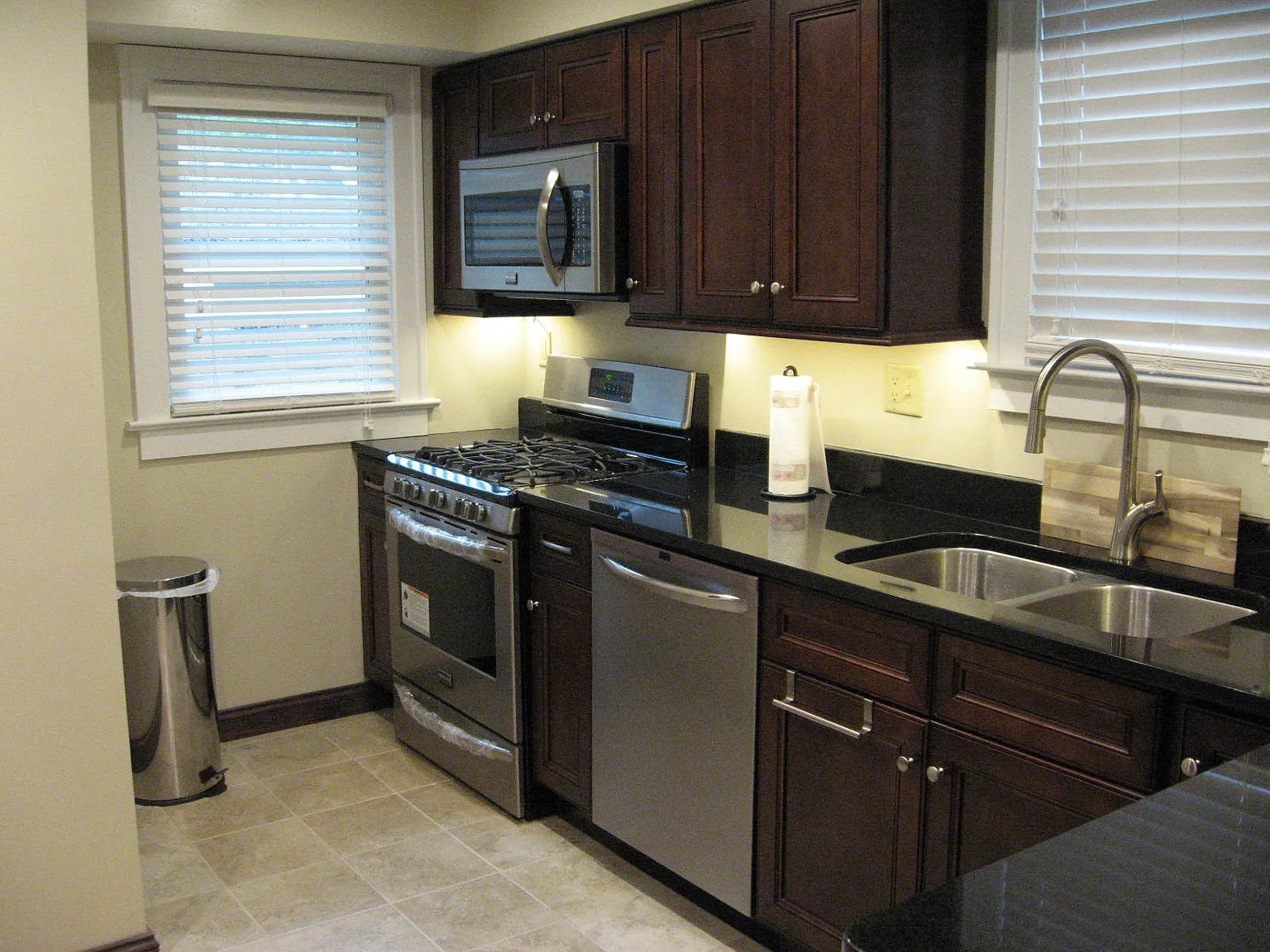4641 Manorwood Rd photo 1