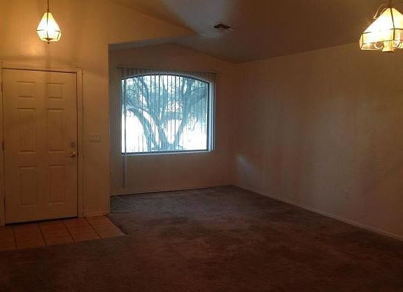 2nd image of 7156 S Oakbank Dr