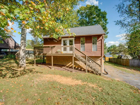 2008 Michael Dr, Johnson City, TN 37604