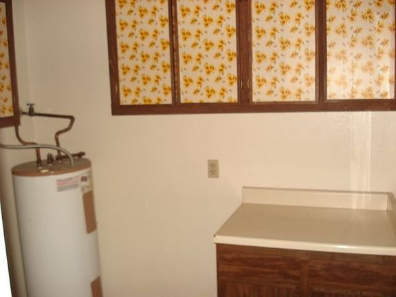 4th image of 6028 W Townley Ave