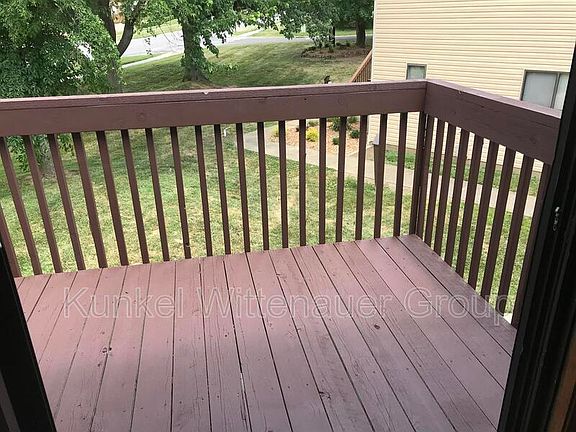 3rd image of 25 Pepperwood Ct