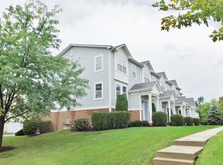 326 Holiday Ln, Hainesville, IL 60073