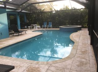 592 105th Ave N, Naples, FL 34108