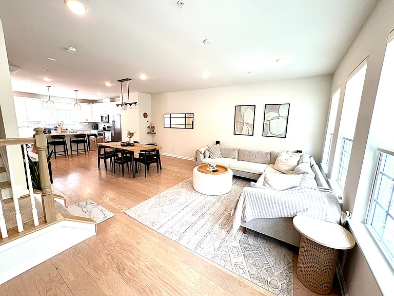 12 Plaza Rd #56 — Photo 3