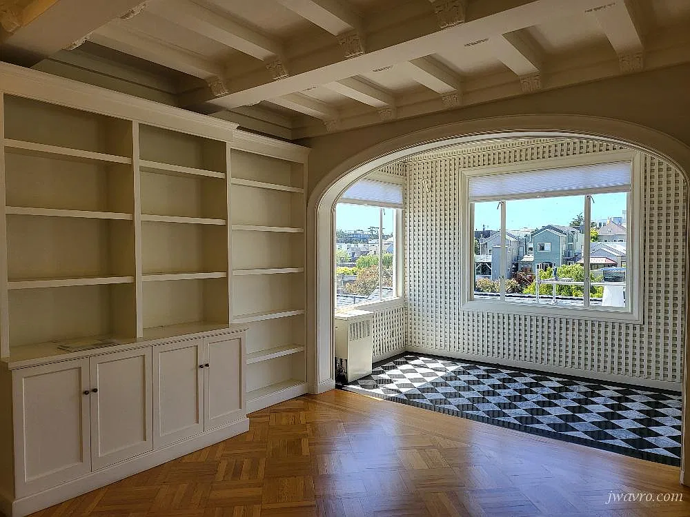Updated & Spacious Top Floor 1 Bedroom w/ Views — Photo 3