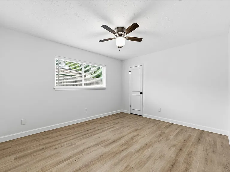 9607 Kemp Forest Dr — Photo 14