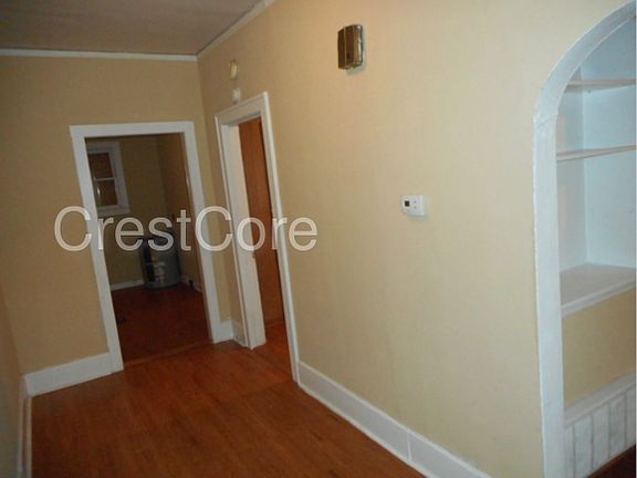 5th image of 200 N Hollywood St