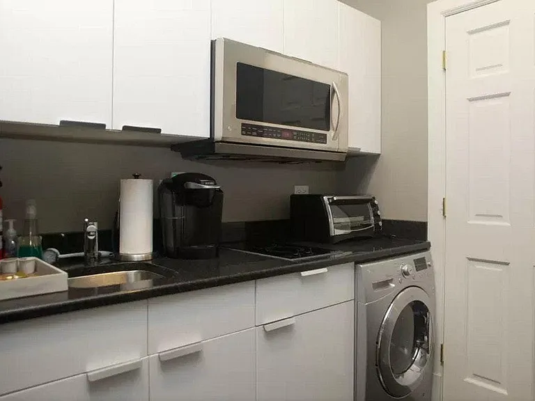 20 E Goethe St #304 — Photo 12