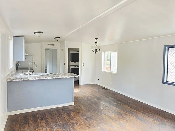 3rd image of 1811 Northcrest Dr Spc 43