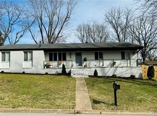 2248 N Hummingbird Ln, Fayetteville, AR 72703