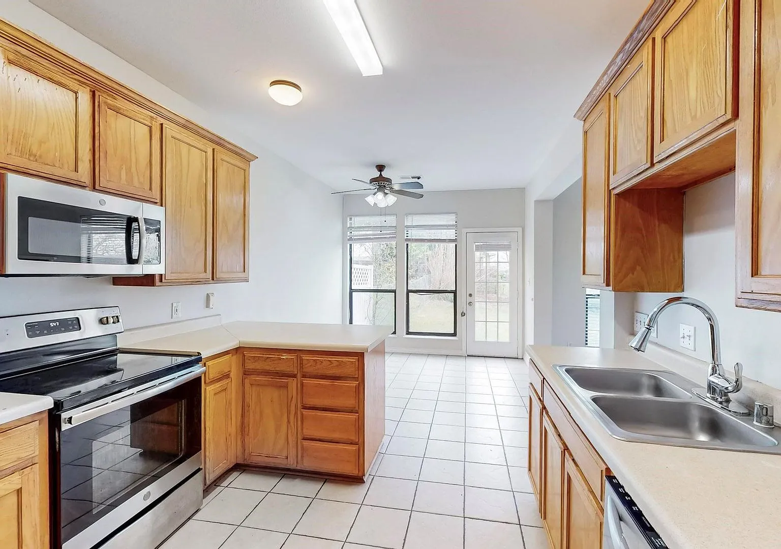 8002 Arbor Avenue — Photo 4