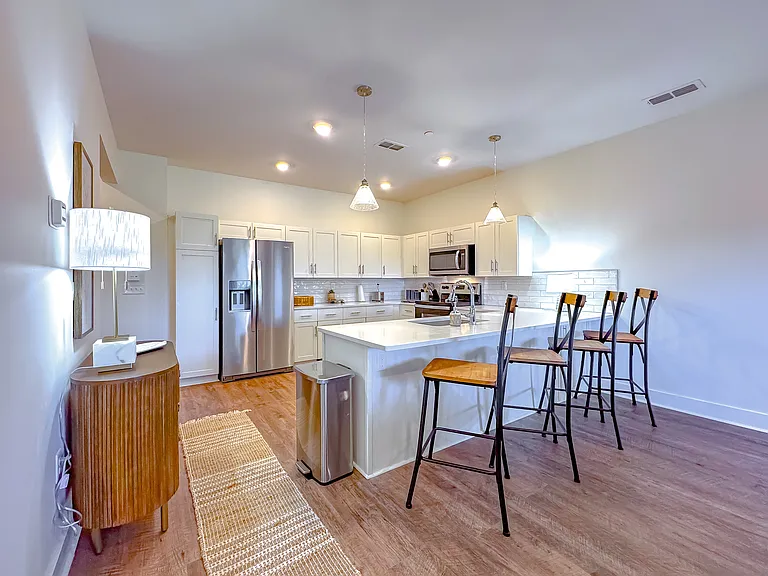 223 N Donalson St #25 — Photo 4