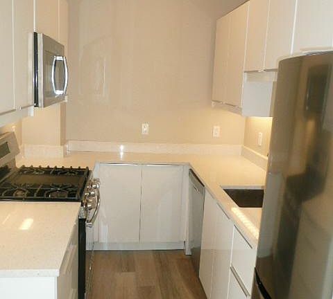 3rd image of 1895 Chestnut St #F