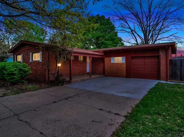 2106 Terrace Dr, Newton, KS 67114