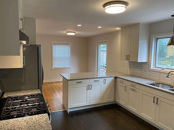 2nd image of 748 N 113th St